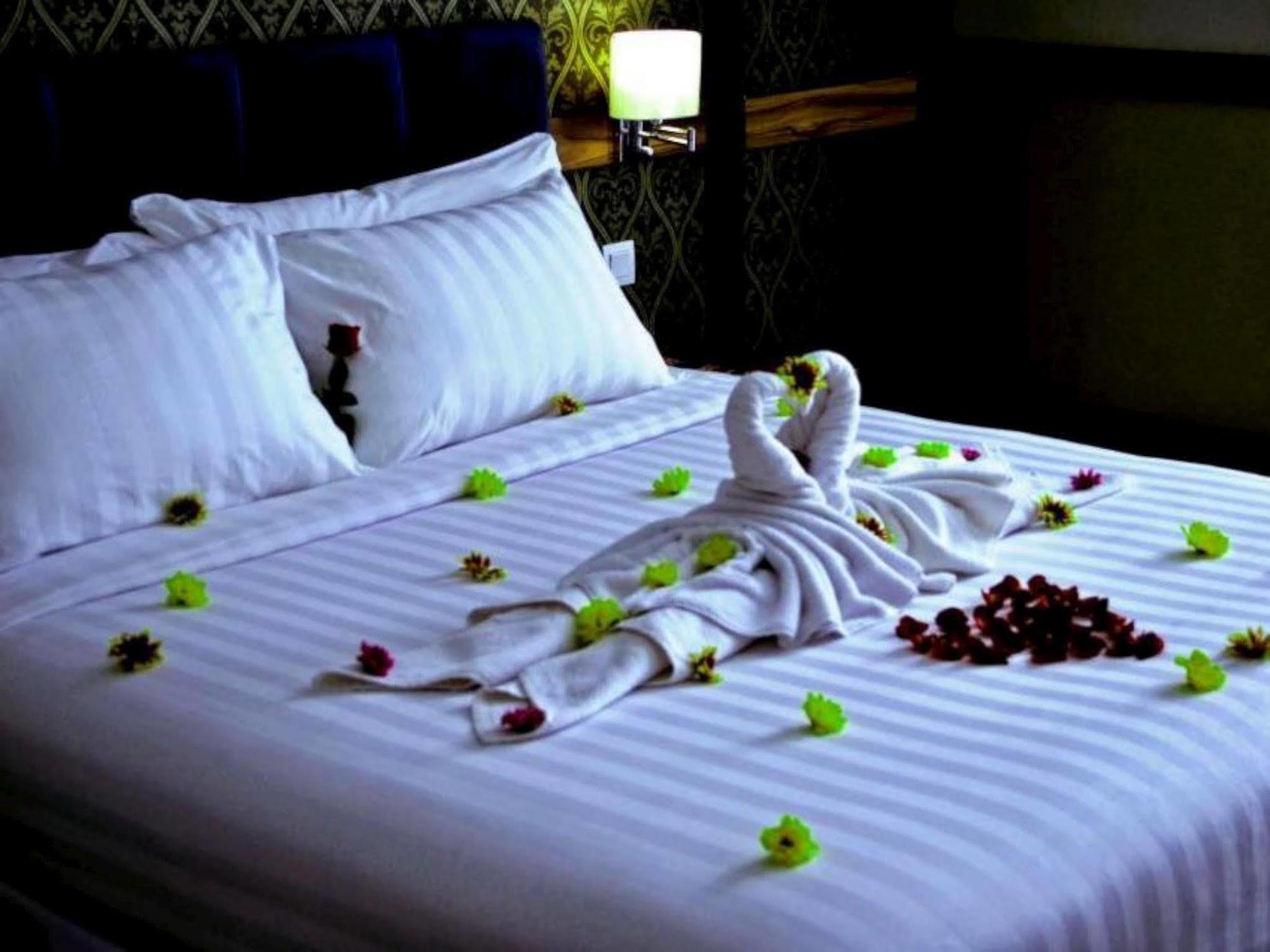 Amarelo Hotel Solo Eksteriør billede